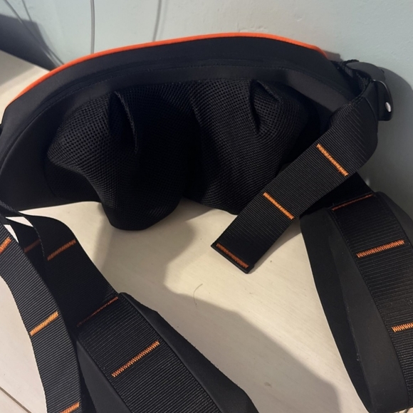 Trumedic "Magic Hands" Shiatsu Back/Neck Massager With Heat In Orange - Picture 4 of 4